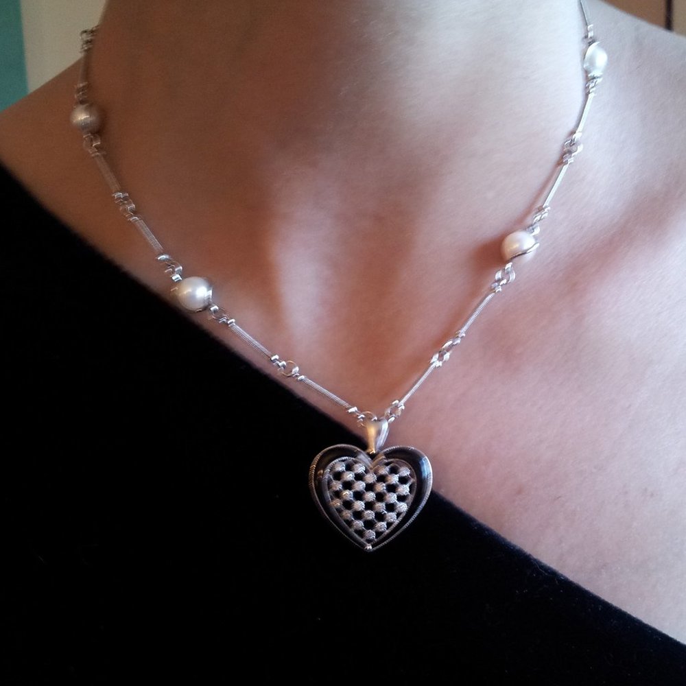 White Gold Heart Necklace wi Diamonds,Pearl& Onyx - Picture 11 of 12